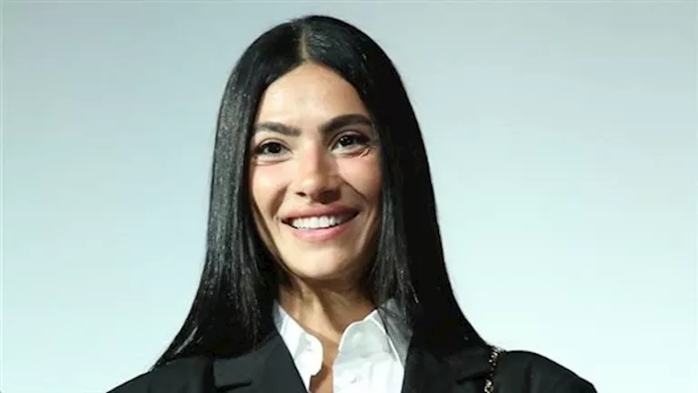 هدى المفتي بإطلالة جذابة.. كيف نسقت إطلالتها؟ هدى المفتي بإطلالة جذابة.. كيف نسقت إطلالتها؟