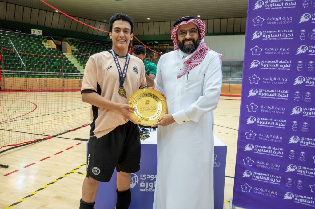 نادي الشباب يتوج ببطولة منطقة الرياض لكرة المناورة 2 نادي الشباب يتوج ببطولة منطقة الرياض لكرة المناورة