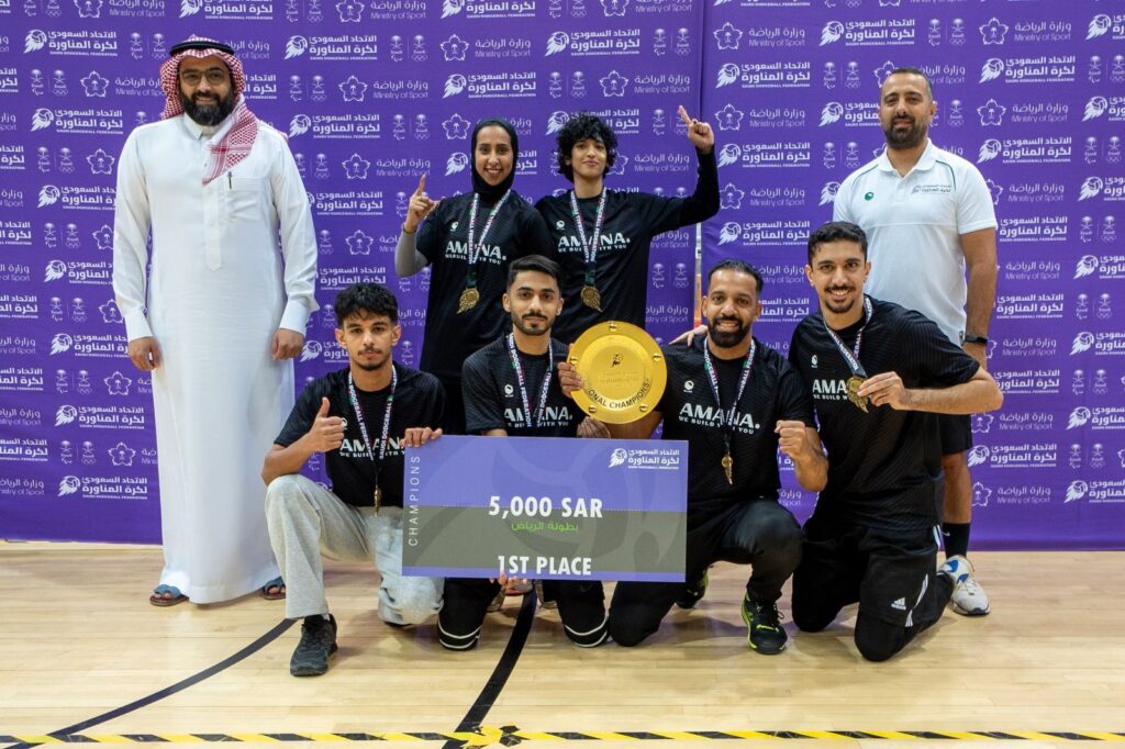 نادي الشباب يتوج ببطولة منطقة الرياض لكرة المناورة 6 نادي الشباب يتوج ببطولة منطقة الرياض لكرة المناورة