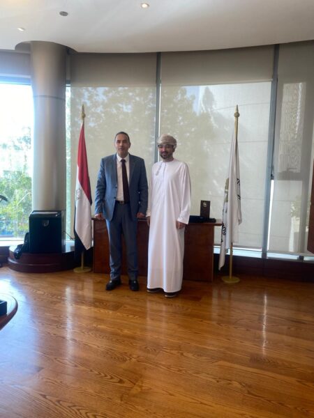 البورصة المصرية تبحث مع «مسقط» إطلاق أدوات مالية جديدة وتوسيع التعاون المشترك