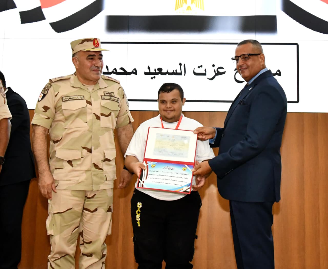 القوات المسلحة تدفع بلجان لجنوب سيناء لإنهاء مواقف التجنيد لذوي الهمم.. فيديو