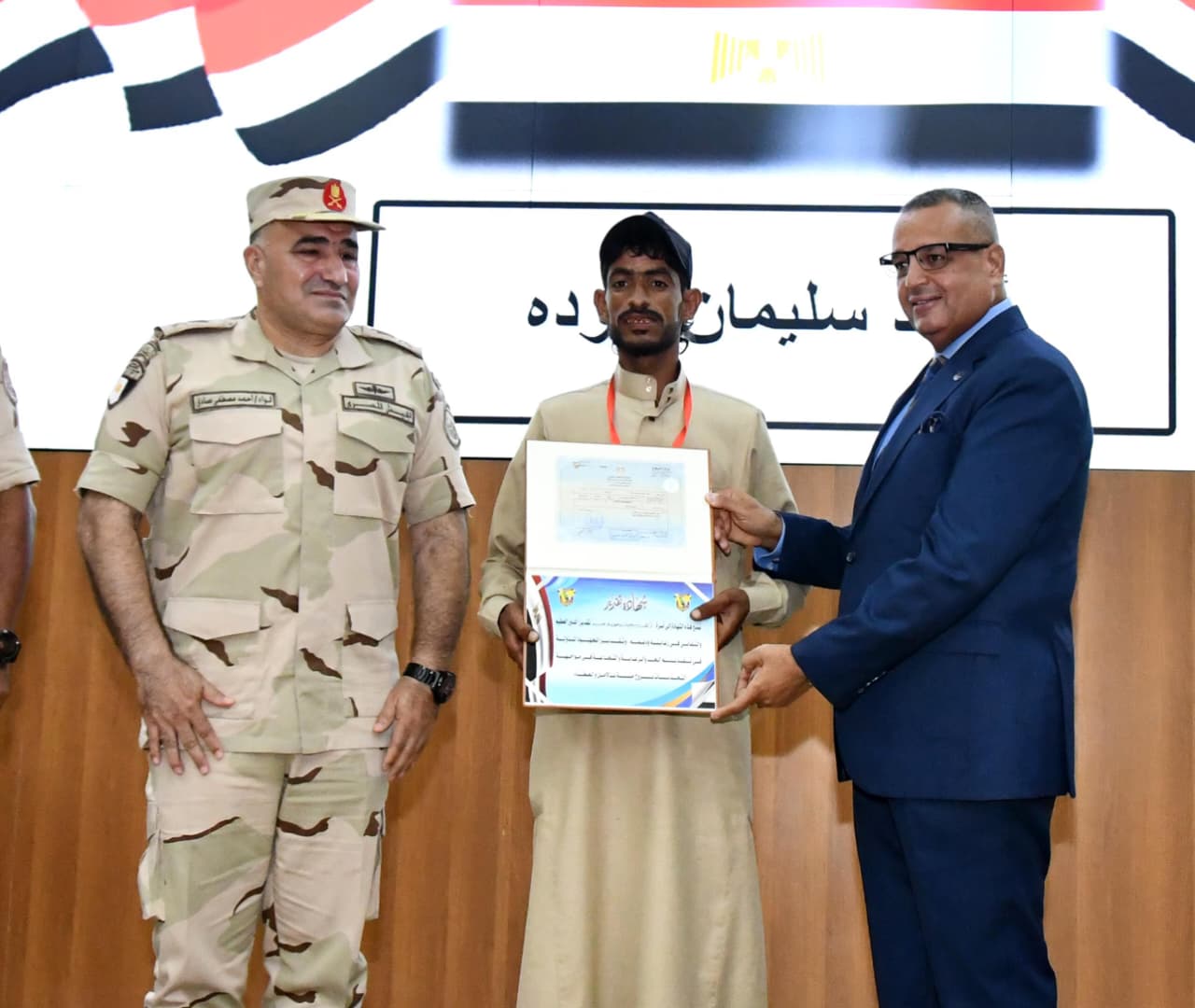 القوات المسلحة تدفع بلجان لجنوب سيناء لإنهاء مواقف التجنيد لذوي الهمم.. فيديو