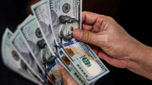تراجع سعر الدولار مقابل الجنيه في ختام تعاملات اليوم الثلاثاء