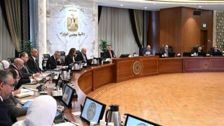 رئيس الوزراء يُتابع جهود تنفيذ الإجراءات الخاصة بخفض الانبعاثات والتحول الأخضر المُستدام رئيس الوزراء يُتابع جهود تنفيذ الإجراءات الخاصة بخفض الانبعاثات والتحول الأخضر المُستدام