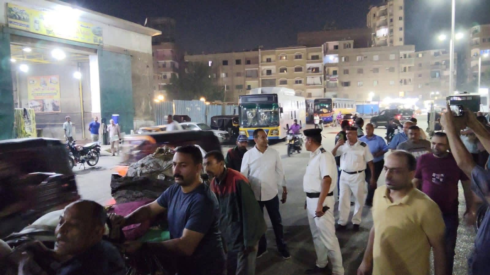 محافظة الجيزة تواصل حملاتها الليلية علي “الفريزة والعربات الكارو”