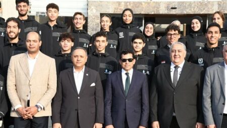 قبل مشاركتهم ببطولة العالم للتايكوندو بالصين.. وزير الرياضة يلتقي بلاعبي المنتخب
