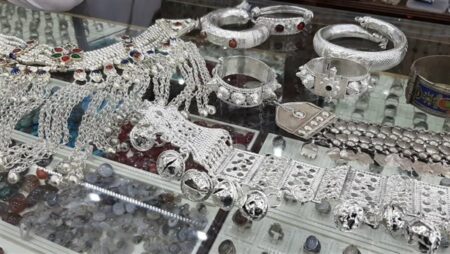 سعر الفضة اليوم السبت 11 أكتوبر 2025.. رقم جديد لـ"الإيطالي" الآن