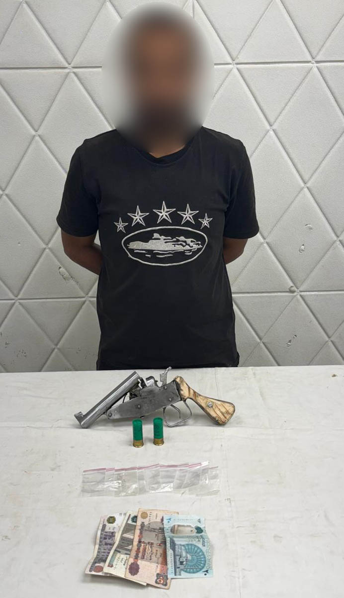 ضبط منادي سيارات فرّغ هواء إطارات سيارة سيدة بالقاهرة لرفضها دفع إتاوة