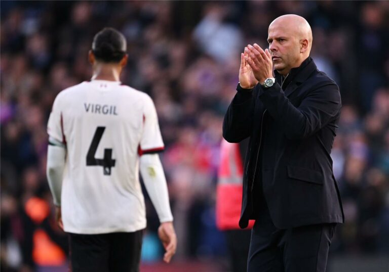 سلوت بعد خسارة ليفربول القاتلة: كان على الحكم التدخل بعد هدف كريستال بالاس الثاني