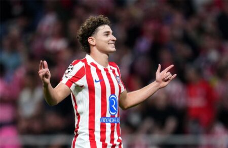 ألفاريز يكسر صمته ويعلق على شائعات انتقاله إلى برشلونة ألفاريز يكسر صمته ويعلق على شائعات انتقاله إلى برشلونة