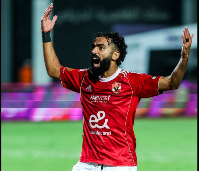 الأهلي يعلن موقفه من تجديد عقد حسين الشحات وأحمد عبد القادر