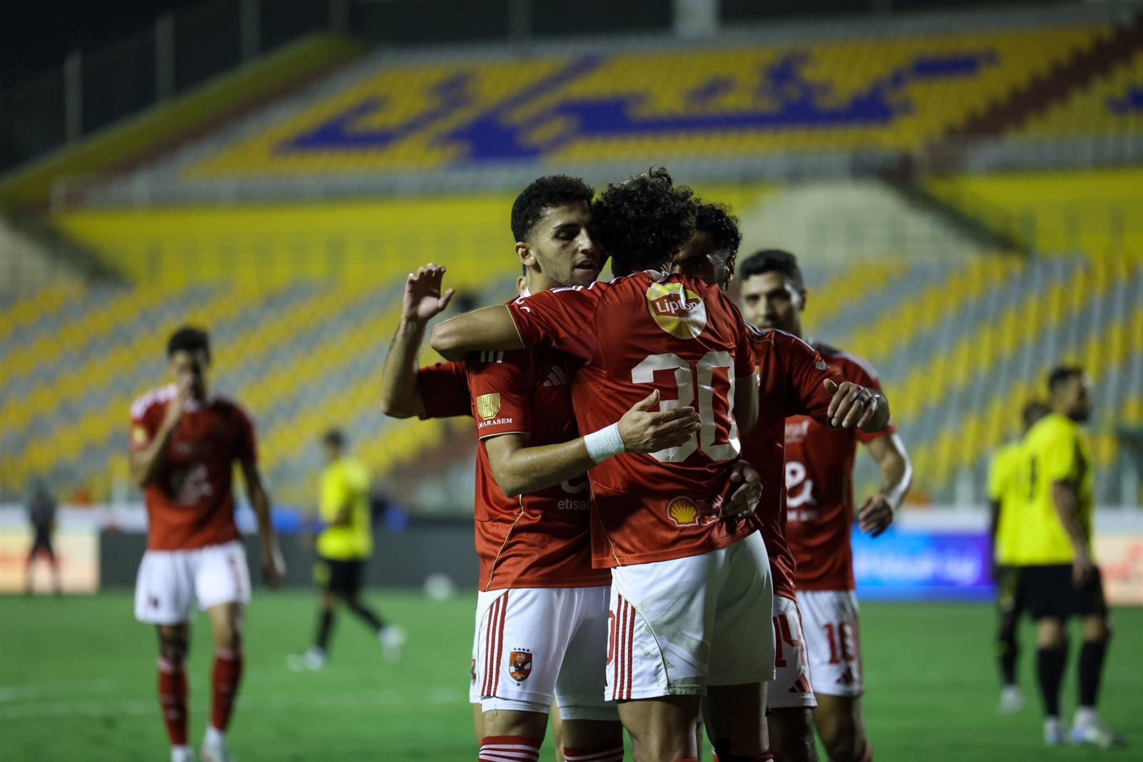 وليد صلاح الدين ينهي ازمة ياسر إبراهيم مع المراقب