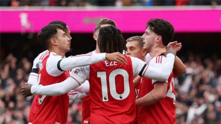 استبعاد لاعب آرسنال من قائمة منتخب بلاده لإصابته أمام وست هام