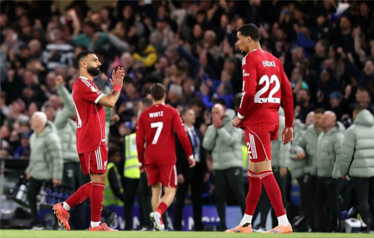 ستيف نيكول: محمد صلاح يعاني بسبب سلوت وليفربول في حالة يرثى لها