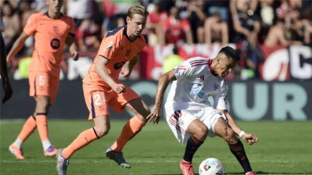 دي يونج يكشف السبب وراء تراجع أداء برشلونة بعد الهزيمة أمام إشبيلية دي يونج يكشف السبب وراء تراجع أداء برشلونة بعد الهزيمة أمام إشبيلية