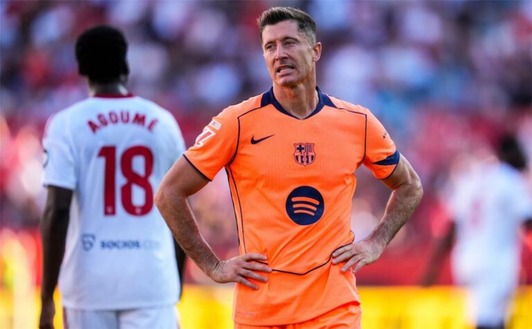 ليفاندوفسكي يدافع عن نفسه بعد إهدار ركلة جزاء برشلونة أمام إشبيلية