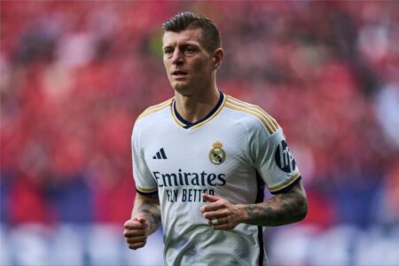 توني كروس: هوس برشلونة قد يتسبب في إقصائه من دوري أبطال أوروبا