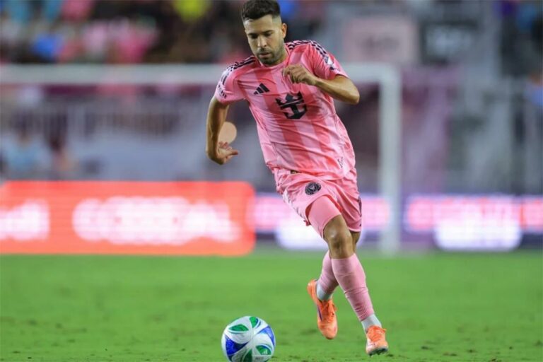 رسميًا | جوردي ألبا يعلن اعتزال كرة القدم