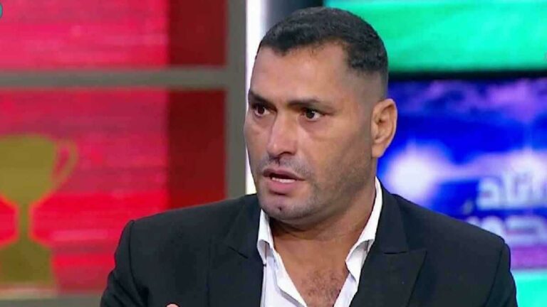 شخصيته يحتاجها الأهلي.. أبو الدهب يروي لـبطولات كواليس لعبه مع سوروب قبل 27 عامًا شخصيته يحتاجها الأهلي.. أبو الدهب يروي لـبطولات كواليس لعبه مع سوروب قبل 27 عامًا