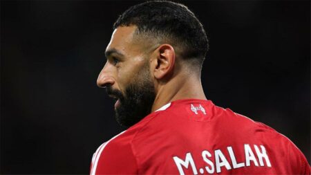 تروي ديني منتقدًا محمد صلاح: لم يلعب بشكل جيد أيضًا الموسم الماضي