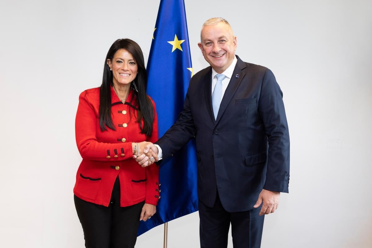 وزيرة التخطيط تعقد جلسة مباحثات مع المفوضين الأوروبيين لشئون المتوسط والشراكات الدولية