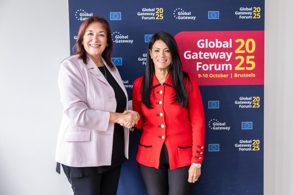 وزيرة التخطيط تعقد جلسة مباحثات مع المفوضين الأوروبيين لشئون المتوسط والشراكات الدولية