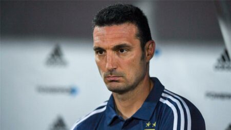 سكالوني يشيد بـ ألونسو بسبب لاعب ريال مدريد قبل مواجهة فنزويلا