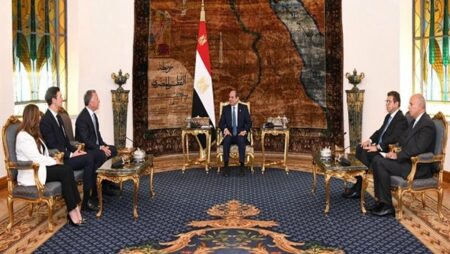 رسائل قوية من السيسي لترامب وماكرون لوقف حرب غزة وبدء إعادة الإعمار