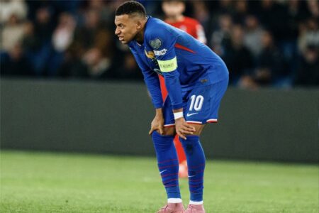 ماركا تكشف تفاصيل إصابة كيليان مبابي مع منتخب فرنسا وموعد عودته