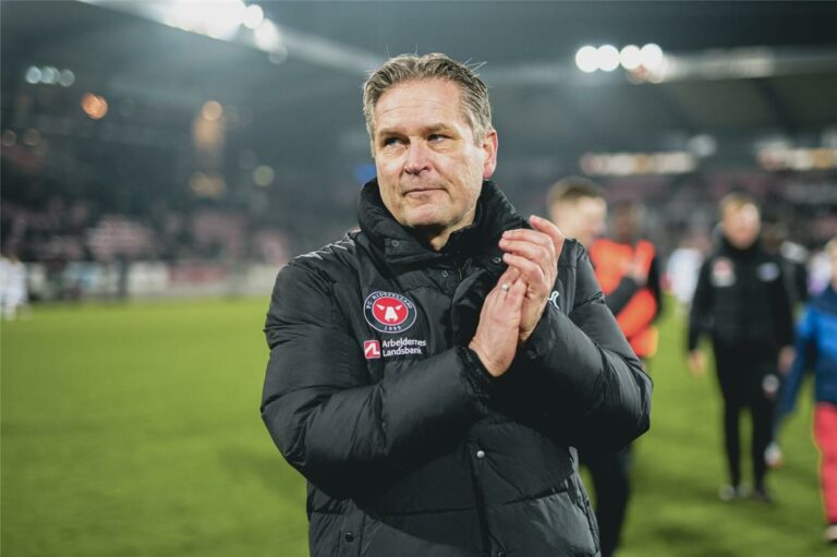 رئيس بوجون البولندي يوضح حقيقة مفاوضات الأهلي مع توماسبيرج