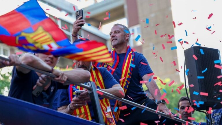 موندو: بشرط جزائي 500 مليون يورو.. لاعب برشلونة يستمر مع الفريق لمدة عقد من الزمان موندو: بشرط جزائي 500 مليون يورو.. لاعب برشلونة يستمر مع الفريق لمدة عقد من الزمان