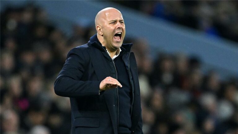 لاعب ليفربول يخضع لفحص طبي بعد إصابته مع منتخب بلاده