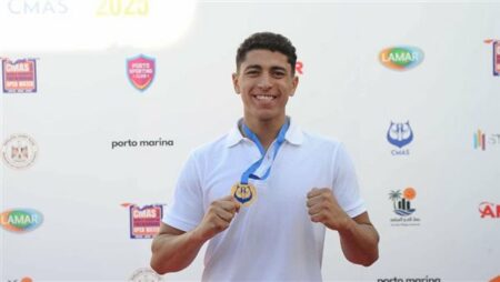 بطل السباحة بالزعانف: أسعى لتحطيم الرقم القياسي في بطولة العالم المقبلة