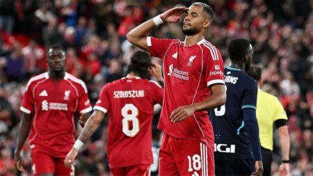 جاكبو مدافعًا عن تراجع مستوى ليفربول: فقدنا لاعبين.. والأمور تسير على ما يرام