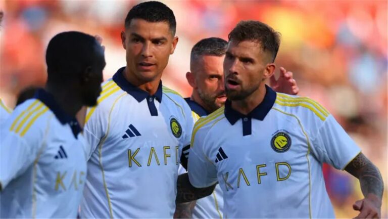 إينيجو مارتينيز: لا يفتقدونني في برشلونة.. ورونالدو يعيش كرة القدم بكل تفاصيلها