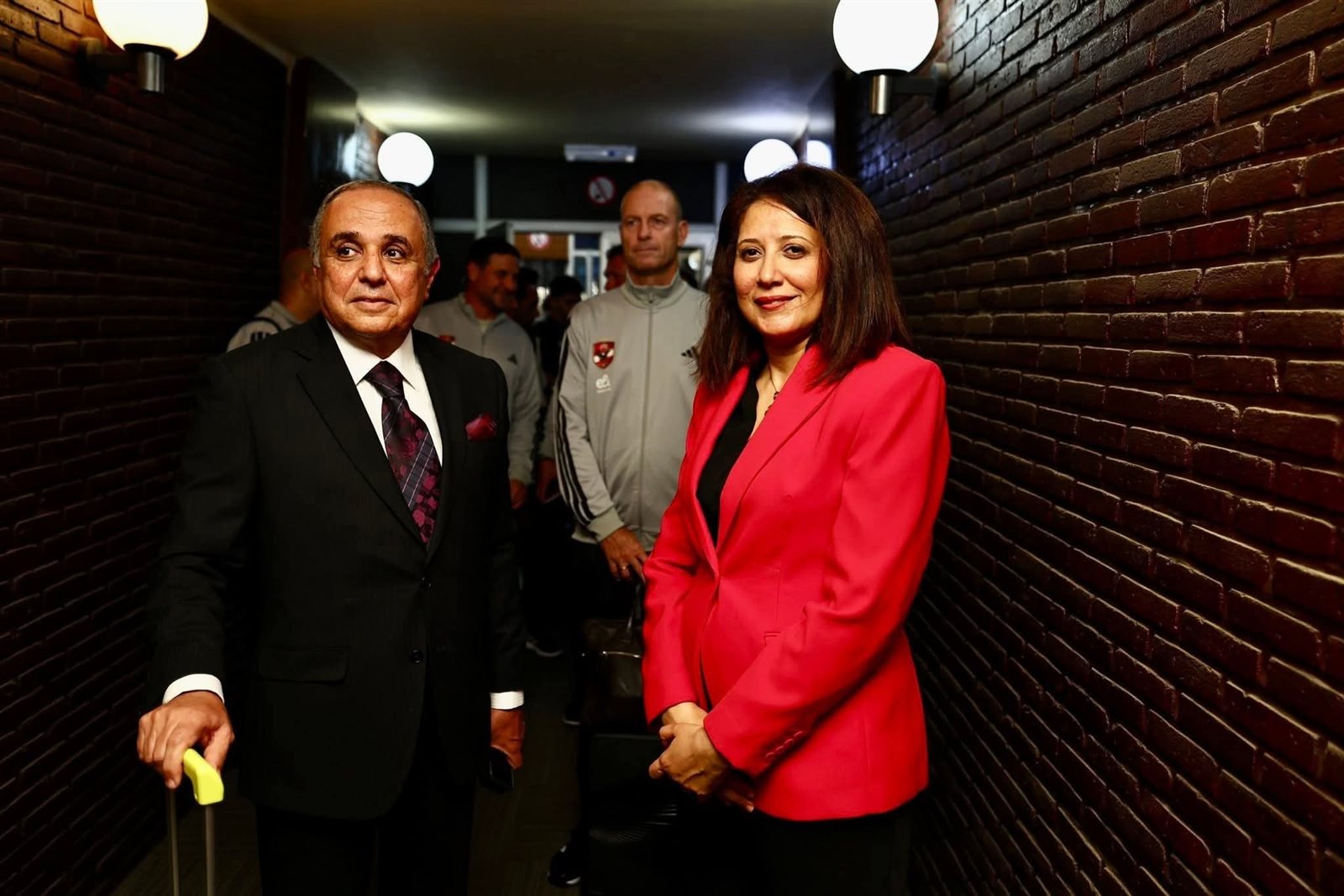 دوري أبطال إفريقيا.. سفير مصر في بوروندي يستقبل بعثة الأهلي