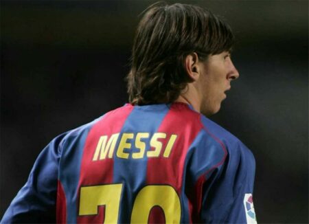 ميسي يوجه رسالة مميزة لـ برشلونة في ذكرى ظهوره الأول منذ 21 عاماً
