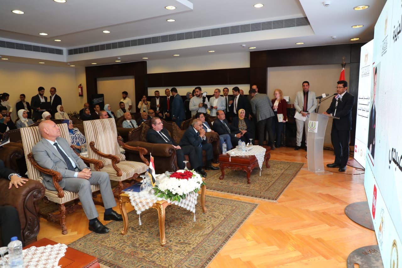وزير الرياضة ومحافظ القاهرة يشهدان حفل منح مركز التنمية الشبابية بالجزيرة شهادة الأيزو
