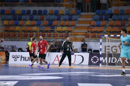 الأهلي يهزم البوليس الرواندي ويتأهل لربع نهائي بطولة إفريقيا لكرة اليد الأهلي يهزم البوليس الرواندي ويتأهل لربع نهائي بطولة إفريقيا لكرة اليد