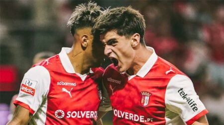 بينها الملعب.. باو فيكتور يوضح أسباب تراجع نتائج برشلونة