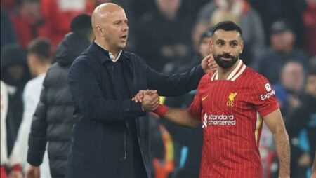 سلوت يتحدث قبل مواجهة مانشستر يونايتد بالدوري