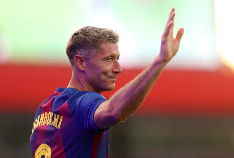 برشلونة يحدد بديل ليفاندوفسكي تمهيدًا لرحيله