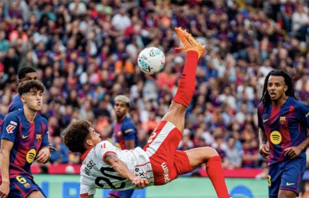 فيديو | مقصية رائعة.. فيتسل يسجل هدف تعادل جيرونا أمام برشلونة