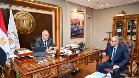 وزير الرى يتابع حالة محطات رفع المياه ومجهودات مصلحة الميكانيكا والكهرباء