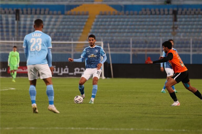 حكم مباراة بيراميدز وفاركو في الدوري المصري