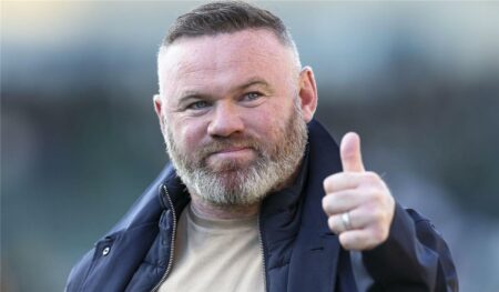 روني يحرض سلوت ضد لاعب ليفربول: لا يستحق المشاركة أساسيًا روني يحرض سلوت ضد لاعب ليفربول: لا يستحق المشاركة أساسيًا