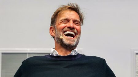 كلوب ساخرًا من إنفاق ليفربول في ميركاتو الصيف: لم يخبرني أحد بإمكانية حدوث ذلك كلوب ساخرًا من إنفاق ليفربول في ميركاتو الصيف: لم يخبرني أحد بإمكانية حدوث ذلك