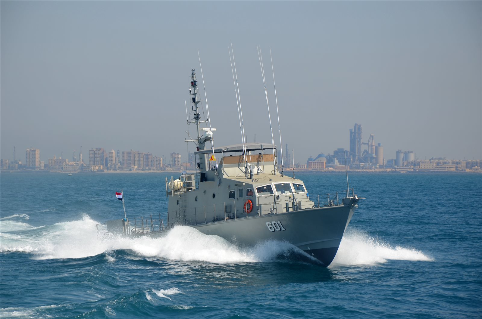 القوات البحرية تحتفل بعيدها الـ 58.. اللواء بحري أركان حرب محمود عادل فوزي: مصر دولة بحرية بامتياز.. وفي مثل هذا اليوم أطلقت صواريخ الحق فى عرض البحر فحطمت حاجز الهزيمة بإغراق المدمرة إيلات