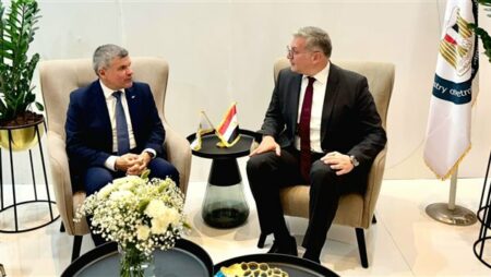 وزير البترول يجري سلسلة لقاءات ثنائية مع نظيره القبرصي وقيادات الشركات العالمية