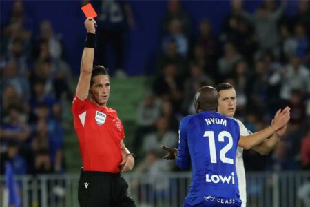 خبير تحكيمي يوضح مدى صحة طرد لاعب خيتافي بسبب فينيسيوس جونيور خبير تحكيمي يوضح مدى صحة طرد لاعب خيتافي بسبب فينيسيوس جونيور